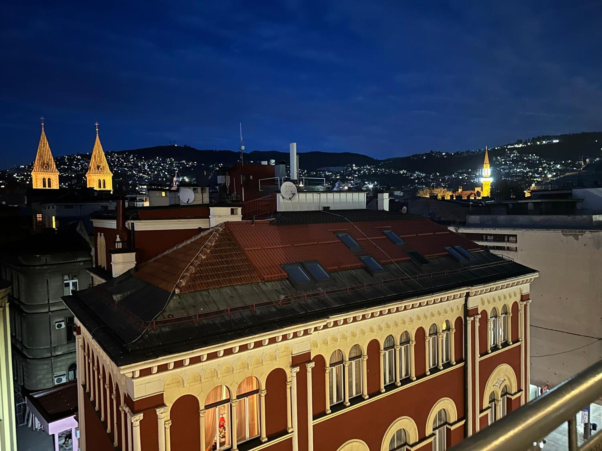 Sarajevo Skyline Apartment Buitenkant foto
